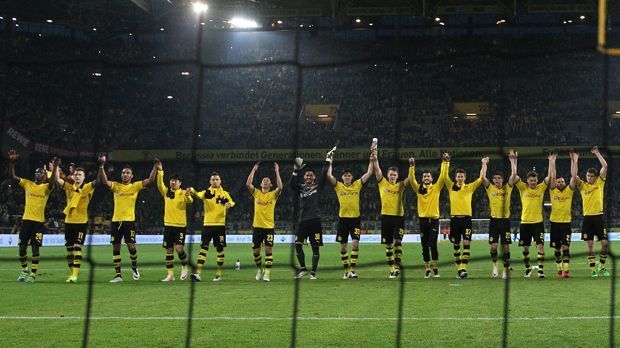 
                <strong>Borussia Dortmund</strong><br>
                Noch ist kein Titel vergeben, doch schon jetzt gibt es in Dortmund Grund zum Feiern: Der BVB spielt die beste Saison der Vereinsgeschichte! Selbst in den Meister-Jahren lief es für den Klub nicht besser. ran.de zeigt die Zahlen zur Rekord-Borussia der Saison 2015/2016. 
              