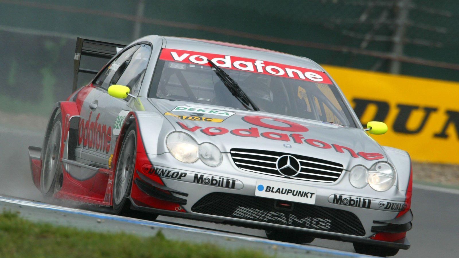 
                <strong>2003: AMG-Mercedes CLK</strong><br>
                Bernd Schneider
              