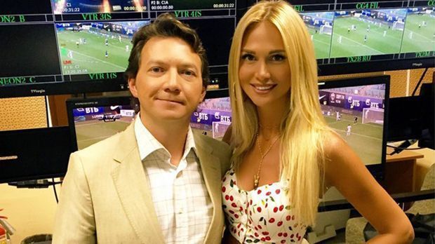 
                <strong>Das Gesicht der WM 2018: Victoria Lopyreva</strong><br>
                Doch die ehemalige Miss Russland ist nicht nur Fußball-Fan. Seit zehn Jahren arbeitet sie bereits im Fernsehen, seit kürzerem auch als Sportmoderatorin.
              