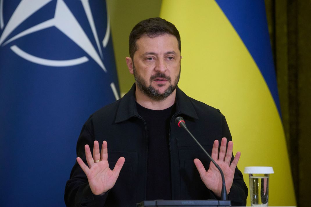 Der ukrainische Präsident Selenskyj (Bild) hat harte Worte für die russischen Angriffe auf Kiew gefunden. (Archivbild)