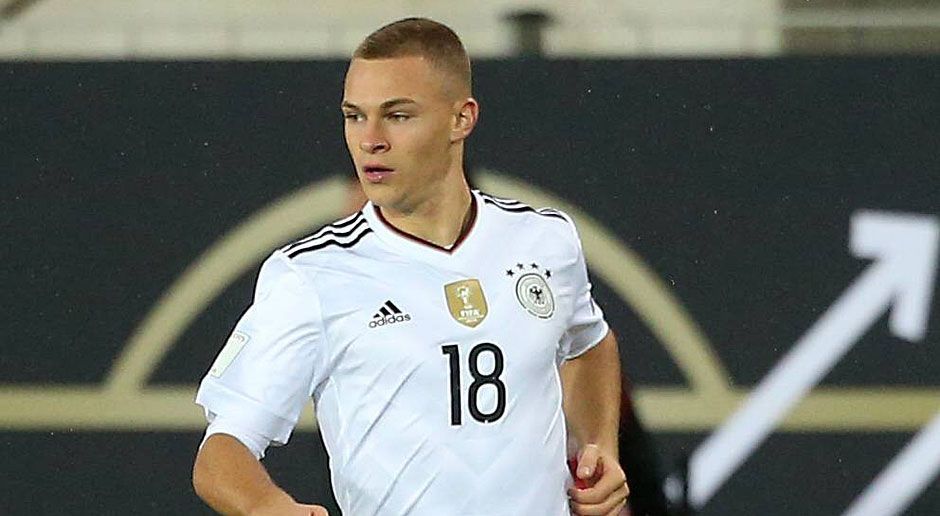 
                <strong>Joshua Kimmich</strong><br>
                In einer eher ungewohnten Dreierkette spielt Kimmich den rechten Part und unterstützt Brandt gut. Sehr gute Standards, die der Verteidiger schlägt.  Wird nach Müllers Auswechslung sogar Kapitän für 20 Minuten. Note: 2
              