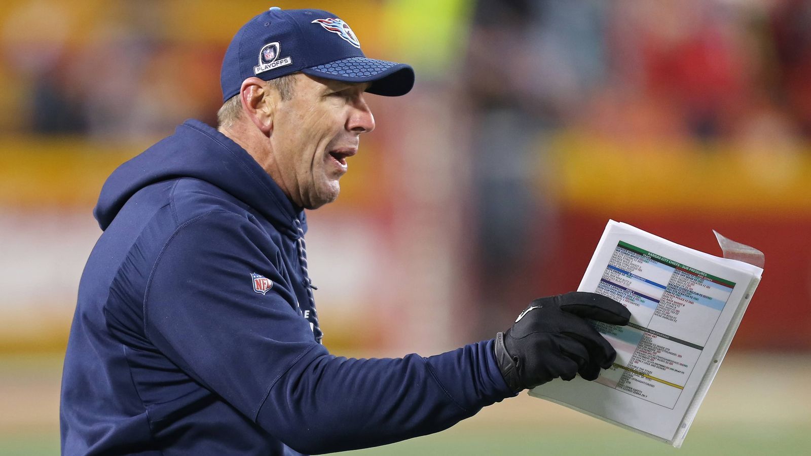 
                <strong>Mike Mularkey </strong><br>
                Mike Mularkey war 2016 und 2017 Head Coach der Tennessee Titans, führte das Team einmal sogar in den Playoffs. 2006 war er Offensive Coordinator der Miami Dolphins, als Saban dort als Head Coach tätig war.
              