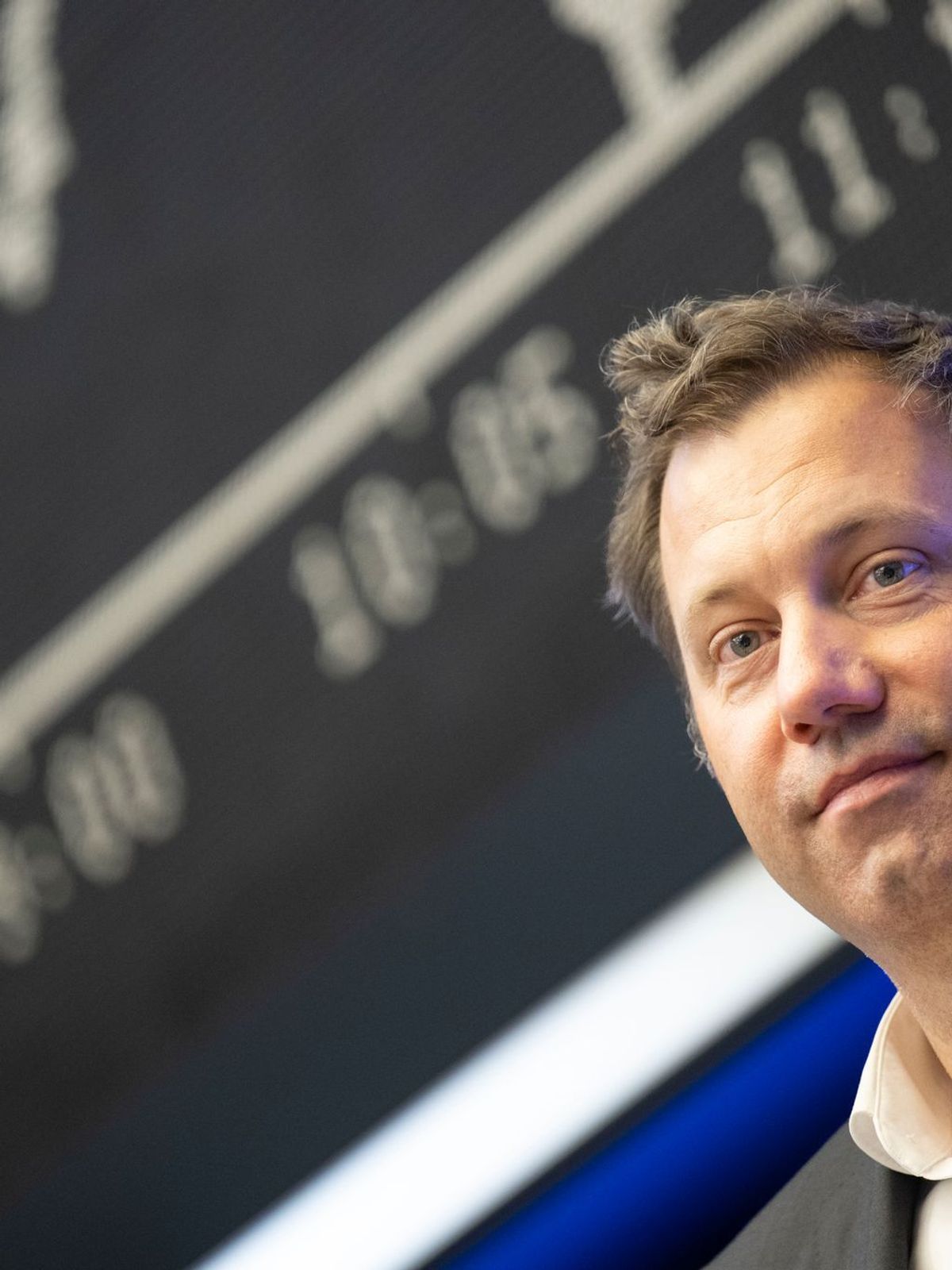 Bundesfinanzminister Klingbeil besucht Deutsche Börse