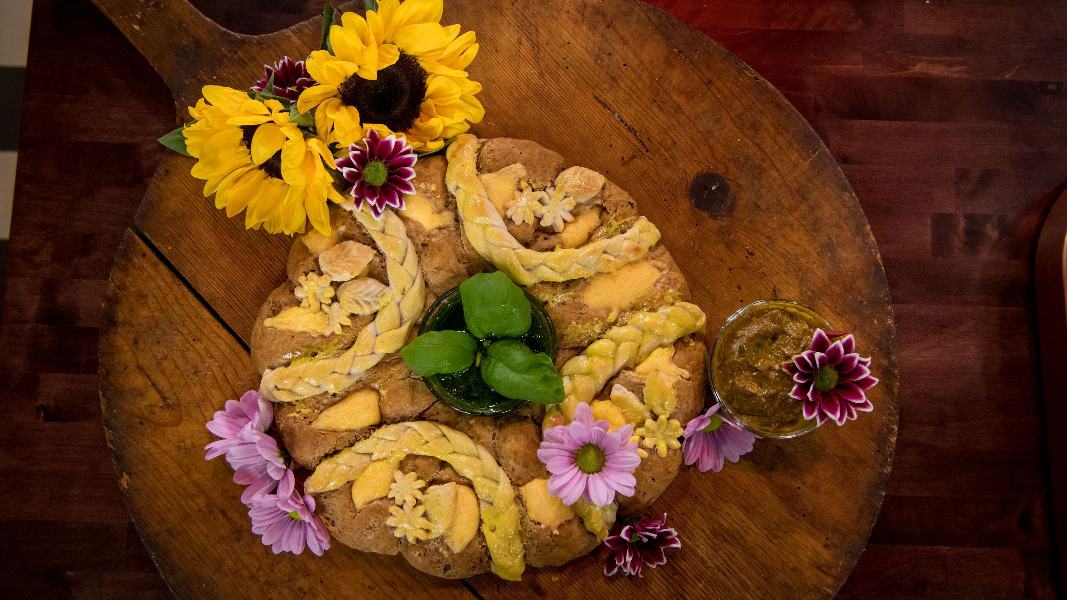 Mediterraner Brotkranz | Rezept aus Das große Promibacken