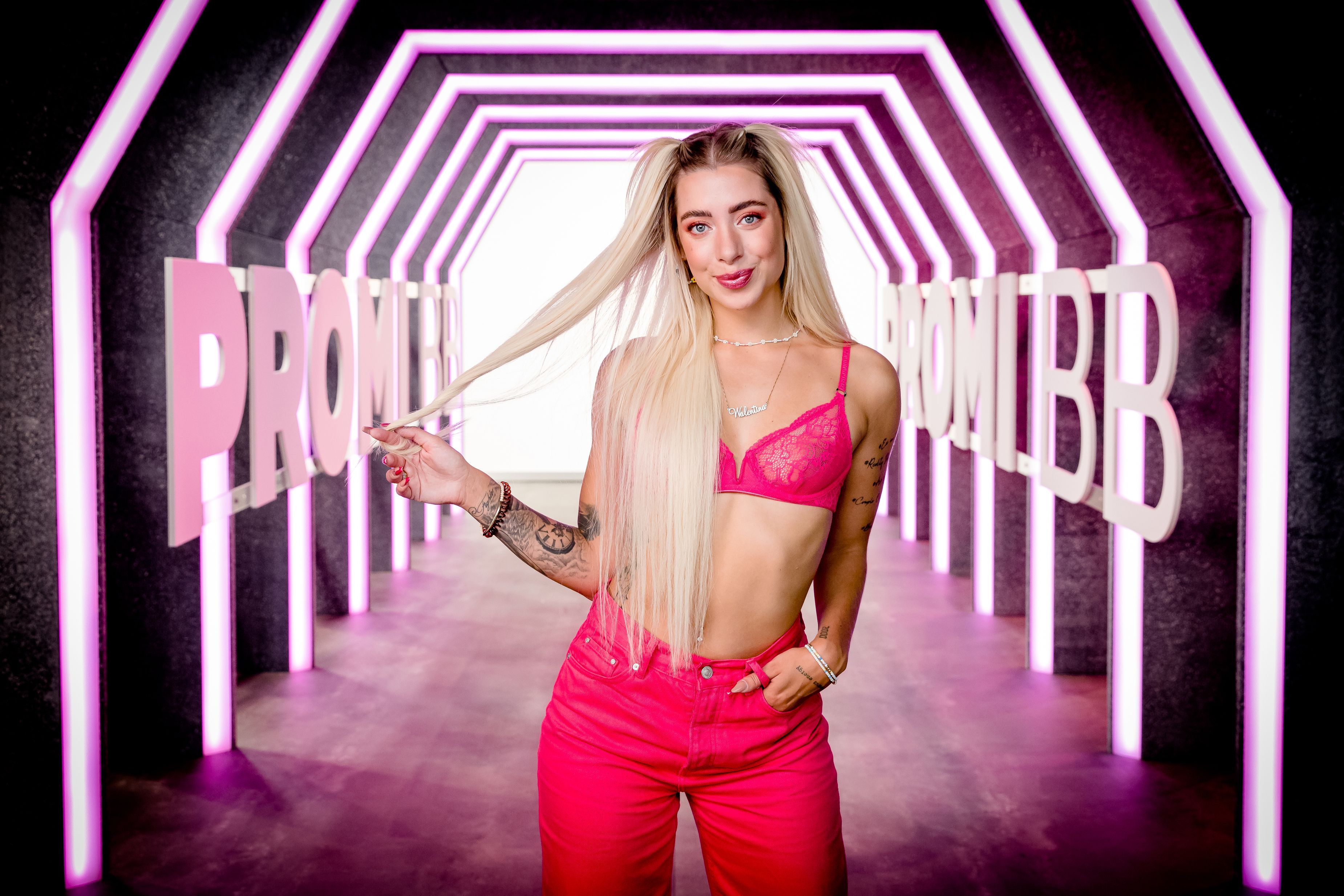 Reality-TV-Sternchen Walentina Doronina zeigt bei "Promi Big Brother" 2022, wieviel hinter ihrem frechen Mundwerk wirklich steckt.