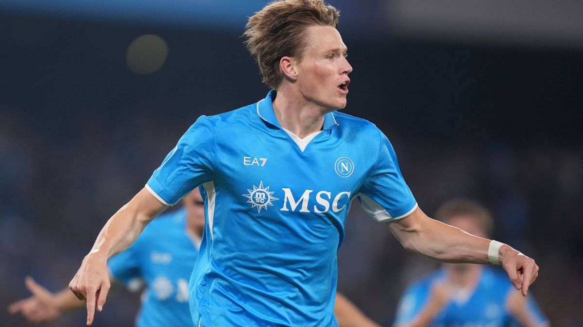 Napoli s Scott McTominay celebrates after scoring during the Serie A EniLive soccer match between Napoli and Cagliari at the Naples Diego Armando Maradona stadium, Italy - Friday May 23, 2025 - Soc...