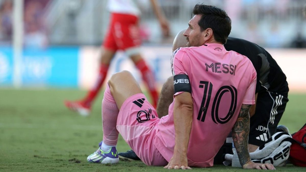Am Boden: Lionel Messi