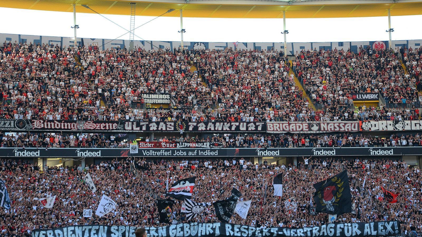 
                <strong>7. Eintracht Frankfurt</strong><br>
                Zuschauerschnitt 2017/18: 49.032Gesamt: 833.559Vorjahr: 48.940Ausverkaufte Spiele: 6 von 17
              