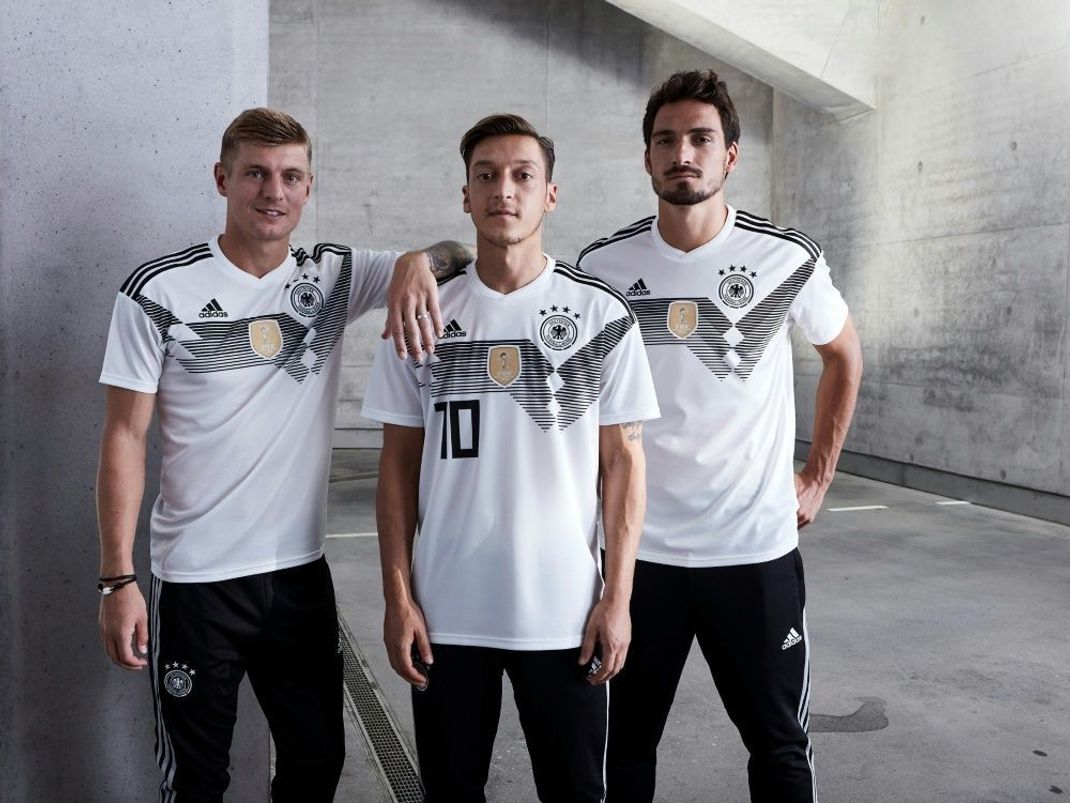 90er Jahre Stil Adidas prasentiert neues DFB Trikot