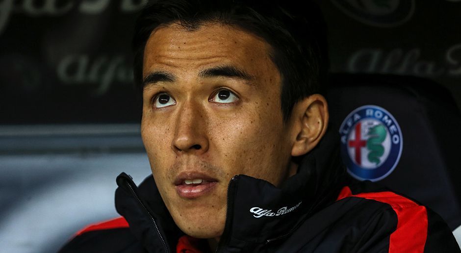 
                <strong>Makoto Hasebe</strong><br>
                DEFENSIVES MITTELFELD - Makoto Hasebe: In Japan ist Hasebe ein Star, in Frankfurt konnte er dieses Jahr wie die Eintracht im Allgemeinen nicht überzeugen. In der Relegation kämpfen Hasebe und die Hessen gegen Nürnberg um den Klassenerhalt. Klappt es, könnte auch Hasebe einen neuen Vertrag bekommen. Der 32-Jährige wäre wohl nicht abgeneigt. Im Abstiegsfall wäre die Situation aber wohl eine andere.
              