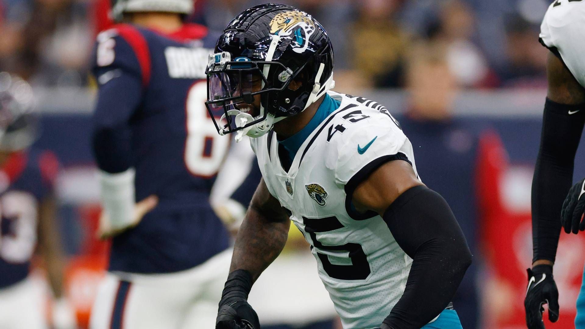 
                <strong>K'Lavon Chaisson (Jacksonville Jaguars)</strong><br>
                Der Linebacker galt auch als vielversprechender Pass Rusher, konnte die Erwartungen aber nie erfüllen. In der Saison 2022 war K'Lavon Chaisson nur ein Rotationsspieler und hatte kaum Einfluss auf die starke Spielzeit der Jags, die bis in die Playoffs führte.ran-Prognose: Fifth Year Option wird nicht gezogen.
              