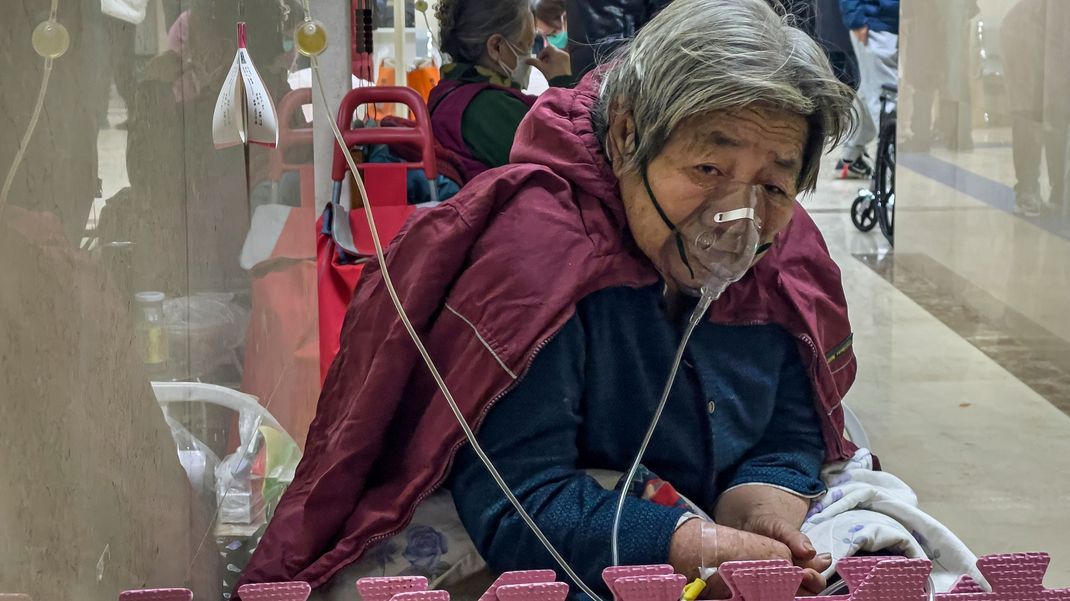 Seit dem Ende der Null-Covid-Politik überrollt eine massive Corona-Welle China.