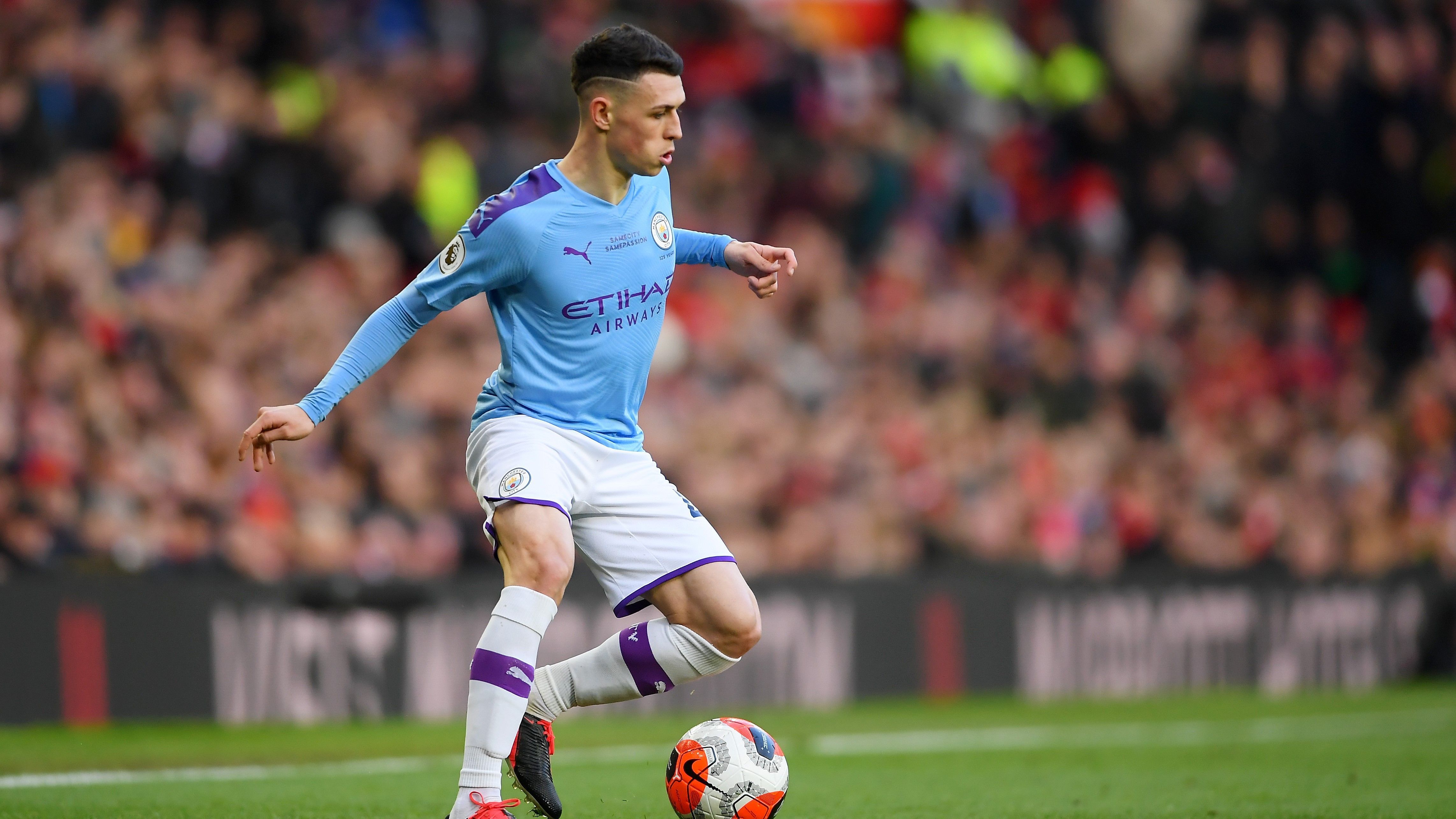 
                <strong>Phil Foden (Manchester City)</strong><br>
                Messi: "Er wird unglaubliche Dinge im Spiel tun. Er hat großes Talent."
              