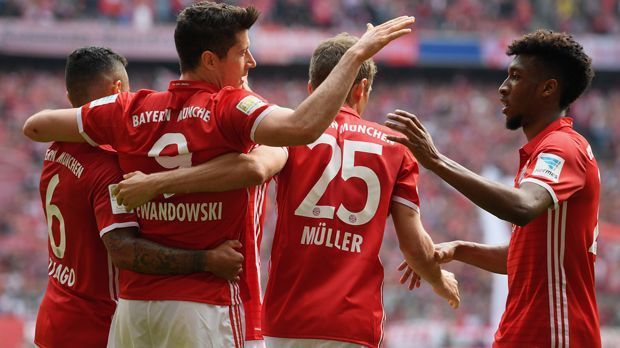 
                <strong>Platz 1: FC Bayern München</strong><br>
                26 Punkte (8 Siege, 2 Unentschieden, 1 Niederlage / 29:5 Tore)
              
