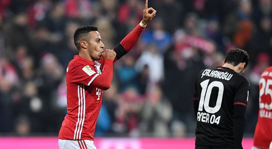 
                <strong>Thiago</strong><br>
                Thiago: Spielte etwas offensiver als Alonso und versuchte so, das Bindeglied zwischen Mittelfeld und vorderster Front zu werden. Tödliche Pässe waren Fehlanzeige, dafür zeigte er seine Abstauber-Qualitäten beim 1:0. Genau wie sein spanischer Landsmann mit sehr guten Passwerten. ran-Note: 3+
              