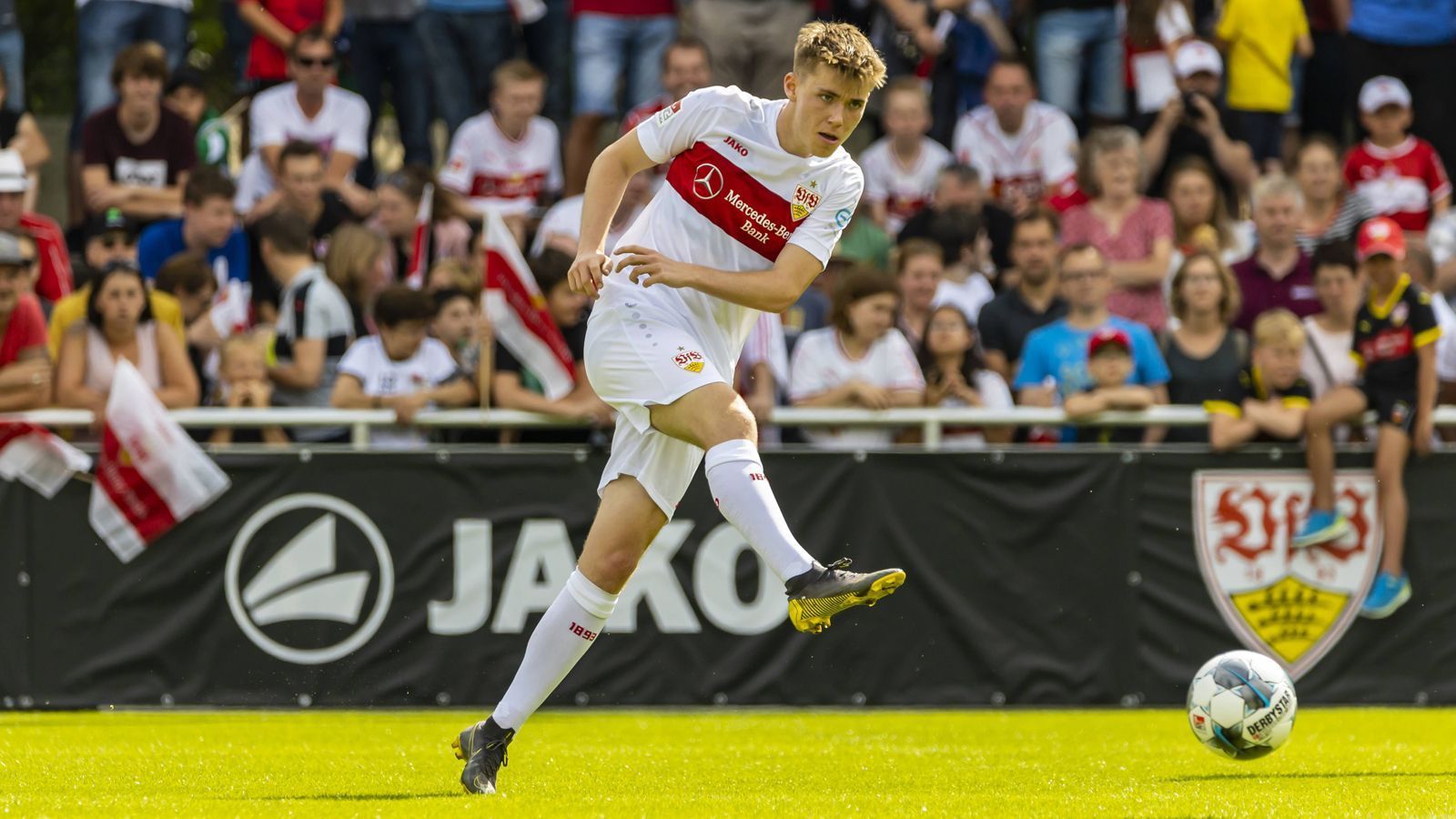 
                <strong>Luca Mack (Innenverteidiger, VfB Stuttgart)</strong><br>
                Alter: 19Spiele in der U20: -Spiele für 1. Mannschaft des Vereins: -
              