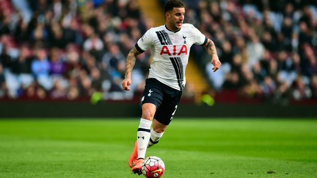 
                <strong>Kyle Walker</strong><br>
                Rechter Verteidiger - Kyle Walker: Für Holtby ist Kyle Walker der geborene Rechtsverteidiger. Er beschreibt ihn als dynamischen, schnellen Abwehrspieler, der die Linie über 90 Minuten beackern kann. Zudem erinnert sich Holtby gerne an einen "lustigen Typen" zurück, mit dem er in London eine gute Zeit erlebt hat.
              