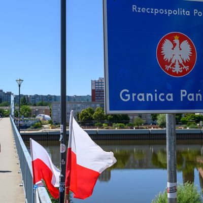 Polens Regierung führt Grenzkontrollen nach Deutschland ein