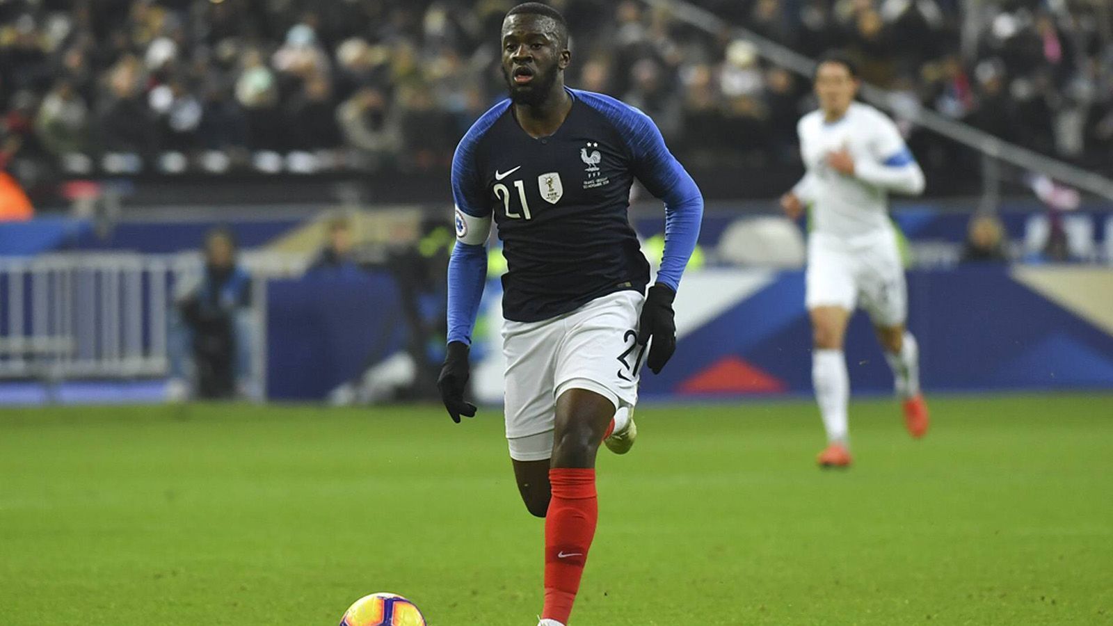 
                <strong>Tanguy Ndombele (22)</strong><br>
                Der Mittelfeld-Stratege von Olympique Lyon gehört seit Oktober 2018 zum Kreis der französischen Weltmeister. In der U21 brachte es der 22-Jährige auf elf Einsätze.
              