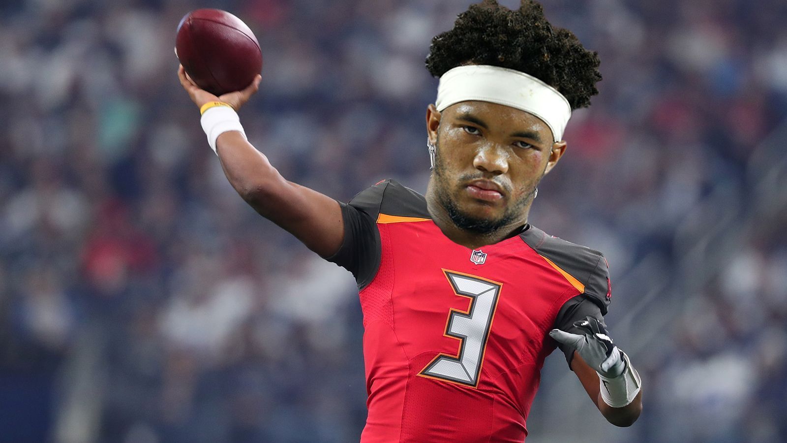 
                <strong>Tampa Bay Buccaneers (Round 1, Pick 5)  </strong><br>
                Die Buccaneers haben für ihren Quarterback Jameis Winston die 5th-Year-Option gezogen. Damit verdient der Passgeber 2019 stolze 20.922.000 Dollar. Und danach? Die Leistungen von Winston waren zu schwankend, um in ihm den sicheren Franchise-Quarterback zu sehen - daher auch die Wechselspiele mit Ryan Fitzpatrick in der Vorsaison. In Murray hätten sie den potentiellen Quarterback der Zukunft. Bei "betonline" stehen die Buccaneers als potentieller Abnehmer mit einer Quote von +1200 auf Platz 6.
              