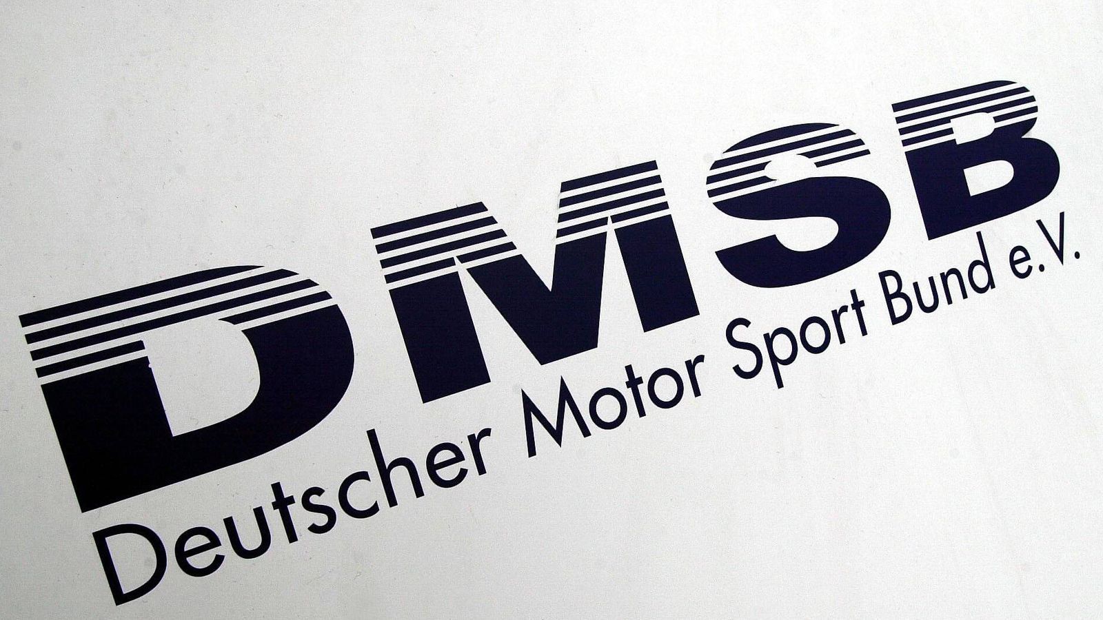 
                <strong>Dr. Gerd Ennser, DMSB-Präsidiumsmitglied für Automobilsport</strong><br>
                "Die Ankündigung von Audi, das Engagement in der DTM Ende 2020 zu beenden, trifft den deutschen Motorsport mitten in der Corona-Krise besonders hart. Gemeinsam mit unseren Partnern bei der ITR werden wir uns nun beraten, wie wir mit dieser für alle Beteiligten neuen Situation umgehen."
              