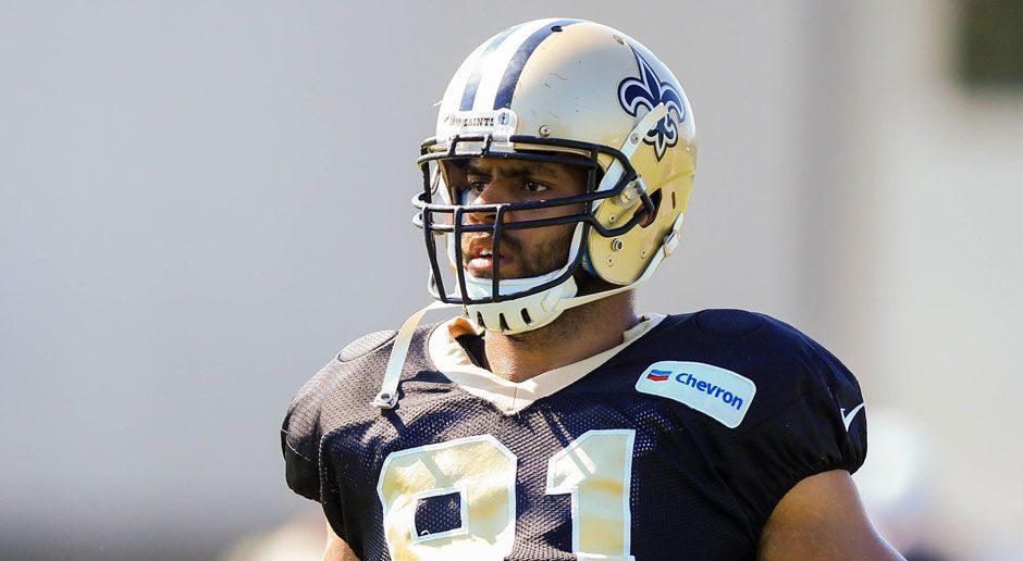 
                <strong>Gewinner: Kasim Edebali </strong><br>
                Nachdem sich der Deutsche mit seinem Ex-Team New Orleans Saints nicht über einen neuen Vertrag einigen konnte, - Edebali hätte dort für ein NFL-Veteran-Minimum-Salary von 690.000 Dollar spielen können - testete der gebürtige Hamburger seinen Wert auf dem Free-Agency-Markt. Und schon schlugen die Denver Broncos, Super-Bowl-Champion von 2016, zu. Der Deal dürfte sich für Edebali gelohnt haben. Denn: Wie der Broncos-Experte Mike Klis herausgefunden haben will, soll der Deutsche bei Denver einen Ein-Jahres-Vertrag für insgesamt 1,2 Millionen Dollar unterschrieben haben.
              