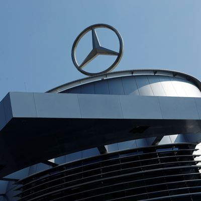 Mercedes ruft 75 000 Autos zurück