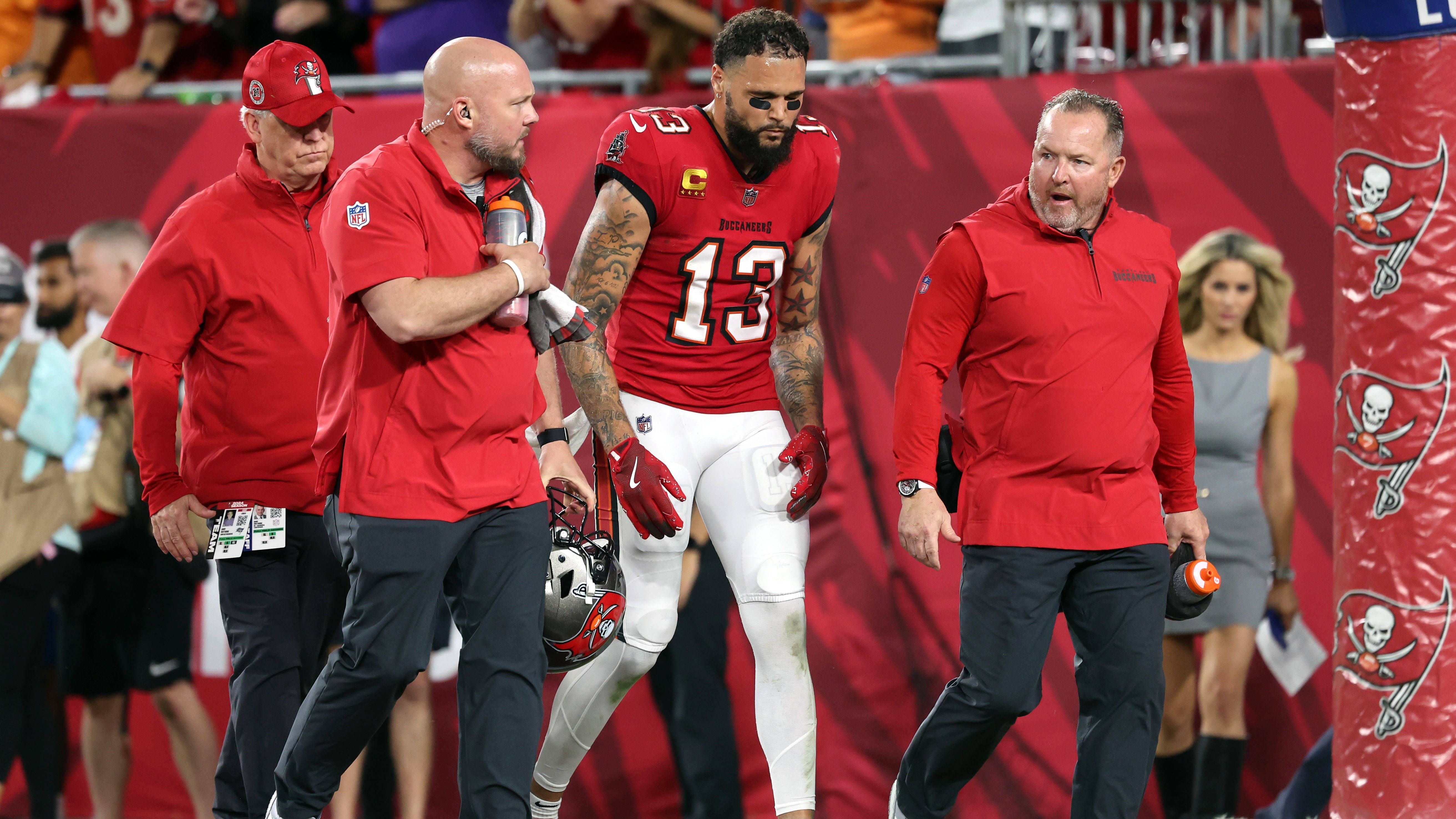 <strong>Mike Evans (Tampa Bay Buccaneers)</strong><br>Auch Godwins Receiver-Kollege Mike Evans wird vorerst ausfallen. Bereits vor der Partie hatte der 31-Jährige mit einer Oberschenkelverletzung zu kämpfen. Diese brach während der Partie erneut auf. Laut "Sports Illustrated" wird Evans mindestens drei Spiele verpassen und somit gegen die Falcons, Chiefs und 49ers fehlen.