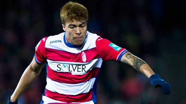 
                <strong>Angriff: Adalberto Penaranda (FC Granada / Venezuela)</strong><br>
                Angriff: Adalberto Penaranda (FC Granada / Venezuela). Der Stürmer ist erst 18 Jahre alt und einer der Hoffnungsträger seines Landes bei der Copa. Der FC Watford zahlte im vergangenen Sommer knapp 11 Millionen Euro an Udinese Calcio für seine Dienste. In dieser Saison war Penaranda an den FC Granada ausgeliehen und schoss in 23 Spielen fünf Tore und gab vier Vorlagen. Auch dadurch verhinderte Granada den Abstieg kurz vor Saisonende.
              