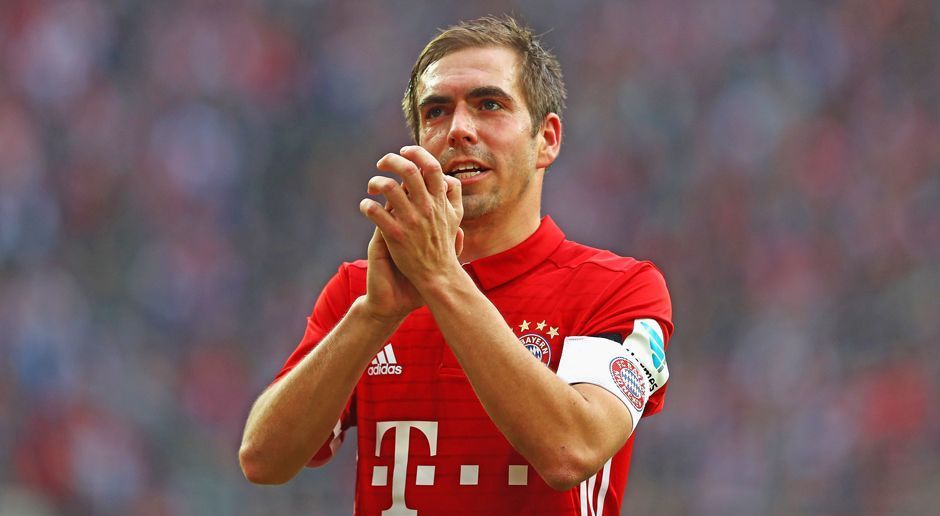 
                <strong>Philipp Lahm</strong><br>
                Little Man (Sonny & Cher)
              