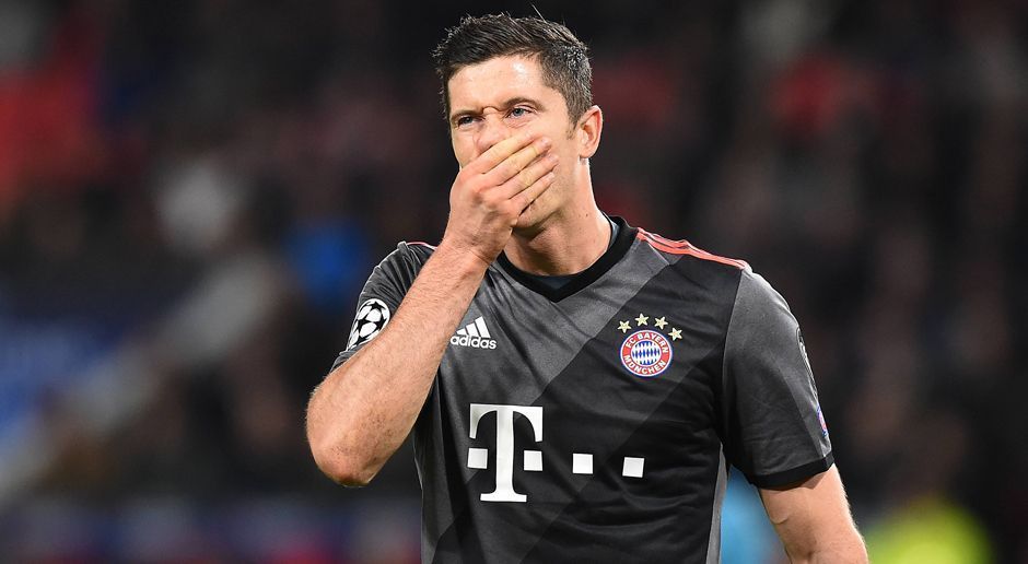 
                <strong>Robert Lewandowski </strong><br>
                Robert Lewandowski hat in seiner Karriere schon so manchen Rekord aufgestellt - auf diesen hätte er aber vermutlich verzichten können: Im Spiel des FC Bayern München bei der PSV Eindhoven am 4. Spieltag der Champions League traf Lewandowski als erster Spieler seit Beginn der Datenerfassung drei Mal in einer CL-Partie das Aluminium. 
              