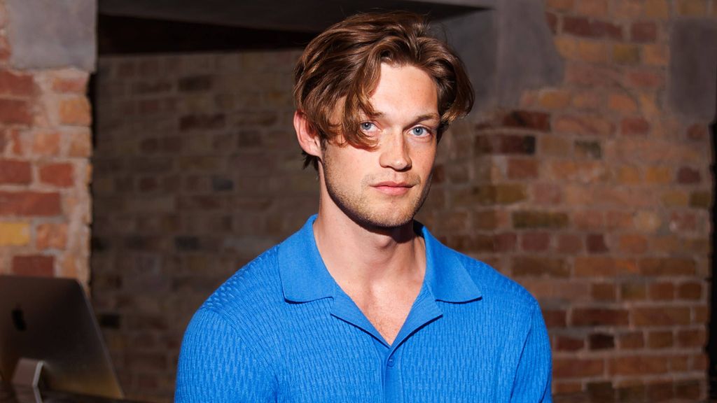 "Maxton Hall"-Star Damian Hardung: Hättest du den TV-Liebling in diesem Film erkannt?