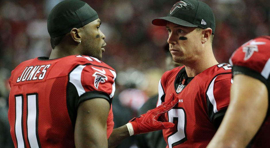 
                <strong>Atlanta Falcons</strong><br>
                Im Passspiel hatten die Falcons zuletzt Julio Jones und dann lange recht wenig: Taylor Gabriel war eine solide tiefe Option, ist jetzt aber in Chicago, Mohamed Sanu überzeugt eher als Slot Receiver. Dez Bryant könnte als weitere Anspieloption für Matt Ryan die Falcons-Offensive noch flexibler machen. Aber: Lässt sich der als Locker Room Cancer bekannte, ultrakompetitive Bryant wirklich auf eine Rolle als Nummer zwei hinter Jones ein?
              