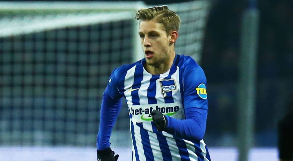 
                <strong>Arne Maier (Hertha BSC/Mittelfeld)</strong><br>
                Befragt nach seinen Stärken, nennt Maier vor allem seine Physis, sein Spielverständnis und die Pässe in die Tiefe. "Aber es gibt noch einiges zu verbessern. Absolut schwach ist mein Kopfballspiel", übte der Mittelfeldspieler in "Bild" Selbstkritik. Bislang kommen jedoch meist seine Stärken zum Tragen. Dardai schätzt seine Abgeklärtheit und den unermüdlichen Kampfgeist.
              