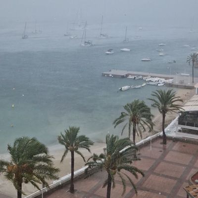 Ein heftiger Sturm ist am Sonntag über Mallorca gezogen. 