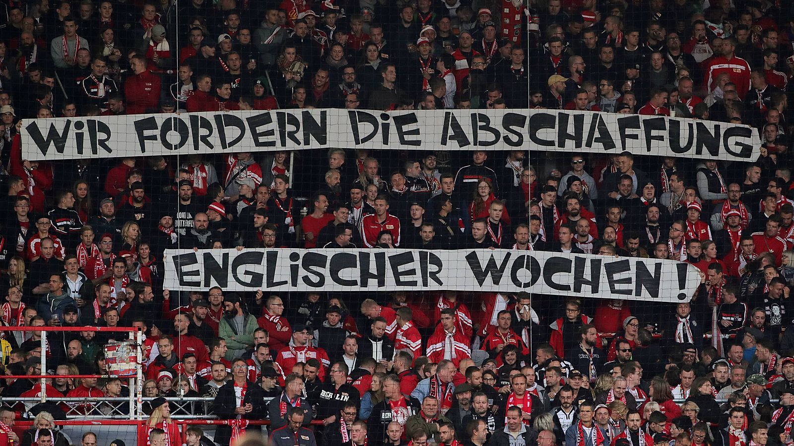 
                <strong>Fan-Protest in Berlin</strong><br>
                Die Fans von Union Berlin äußerten direkt eine klare Forderung. Ihr Spaß an Partien unter der Woche hält sich deutlich in Grenzen.
              