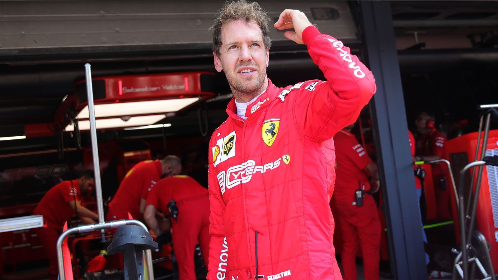 
                <strong>Sebastian Vettel (Scuderia Ferrari)</strong><br>
                Nach sechs Jahren bei Ferrari ist für Sebastian Vettel nach dieser Saison Schluss. Der viermalige Weltmeister und der italienische Rennstall haben die einvernehmliche Trennung bekanntgegeben. Aber wie sieht es bei den anderen Fahrern aus? ran.de zeigt euch die Vertragssituationen der Formel1-Stars.
              
