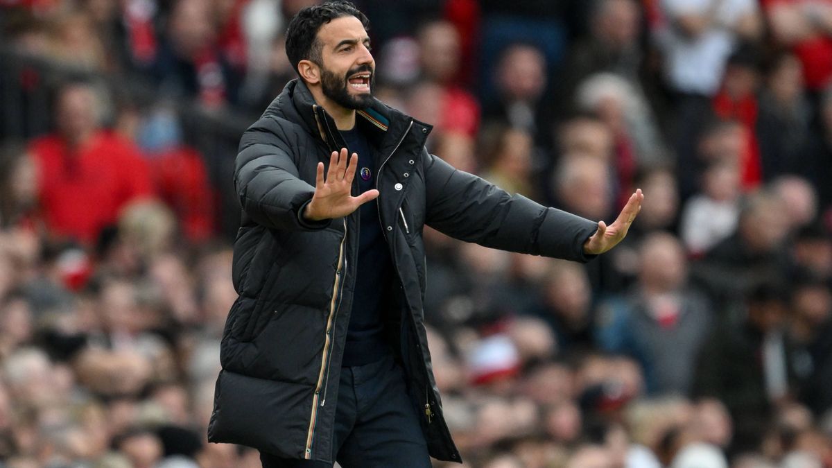 Premier League Manchester United, ManU v Everton Ruben Amorim Manager of Manchester United reacts in the technical area during the Premier League match Manchester United vs Everton at Old Trafford,...