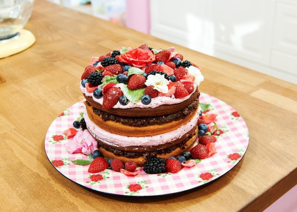Naked Cake – Matthias‘ „Rosen-Waldfrucht-Torte“