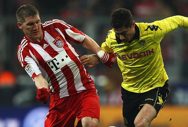 
                <strong>Spiel zwei</strong><br>
                Beim Rückspiel kam der Stürmer über 90 Minuten zum Einsatz. Auch in München feierte Schwarz-Gelb im Februar 2011 einen Erfolg, gewann 3:1. Lewy traf das Tor zwar nicht, trug zum Gewinn der Meisterschaft jedoch acht Tore bei.
              