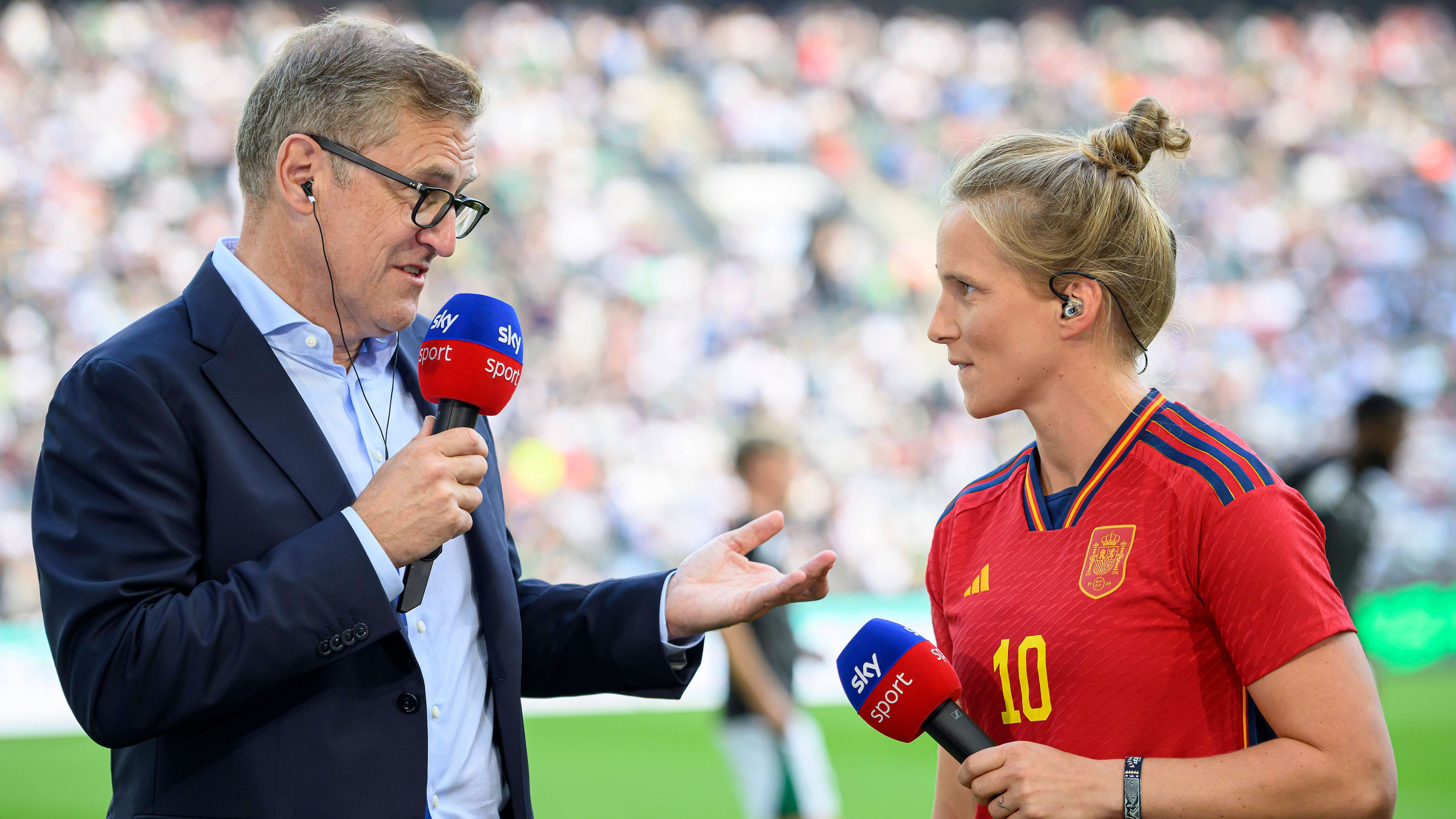 "Wir wollen ja auch immer ein bisschen Durchlässigkeit von unten und die gibt es nur, wenn du oben mal eineinhalb Spots offen hast", erklärte Dreesen bei "Sky". Auch Tuchel erklärte, dass es keine Scheu davor gebe, junge Spieler einzusetzen. Doch welche Talente kommen überhaupt infrage und wer ist bereit für den großen Schritt nach oben? <strong><em>ran</em></strong> verschafft einen Überblick.