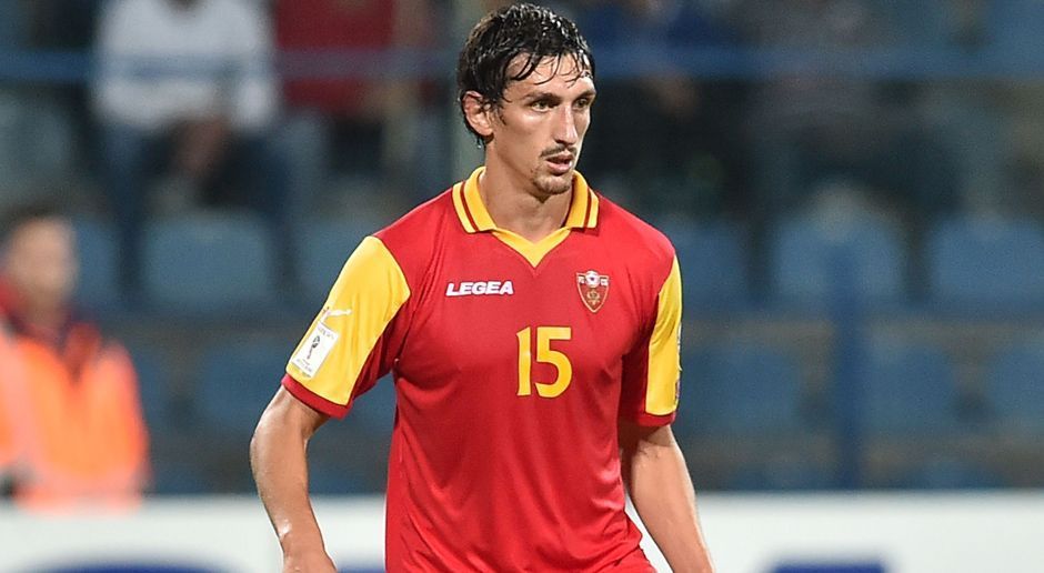 
                <strong>Ersatzbank: Stefan Savic</strong><br>
                Nation: MontenegroVerein: Atletico MadridAlter: 26
              