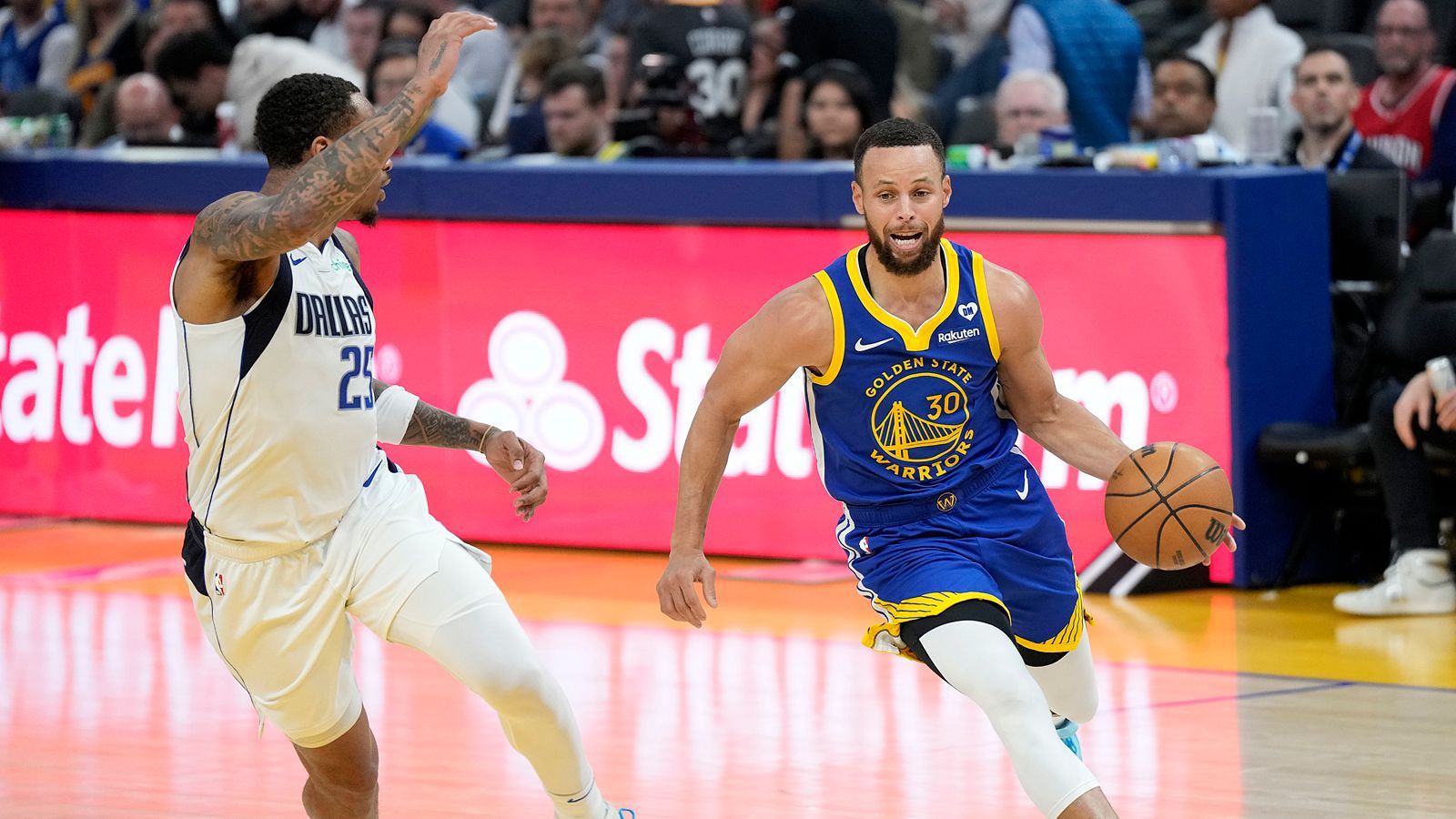 <strong>Stephen Curry (Golden State Warriors)</strong><br>Die Golden State Warriors sind sang- und klanglos in den Play-Ins an den Sacramento Kings gescheitert. Curry war zwar mit 20 Punkten noch der beste Werfer seines Teams, erwischte aber auch nicht seinen besten Abend. Es war schlichtweg nicht die beste Saison der oft so erfolgreichen Franchise.&nbsp;