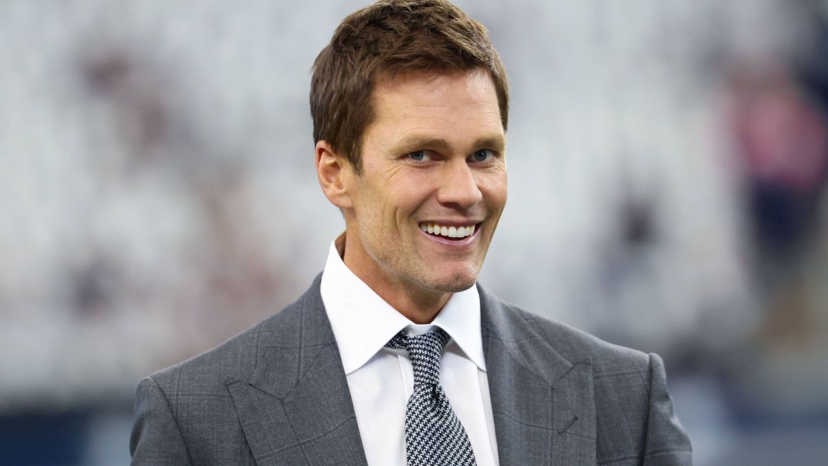 NFL, American Football Herren, USA Detroit Lions at Dallas Cowboys Oct 13, 2024; Arlington, Texas, USA; Fox Sports broadcaster Tom Brady before the game between the Dallas Cowboys and Detroit Lions...