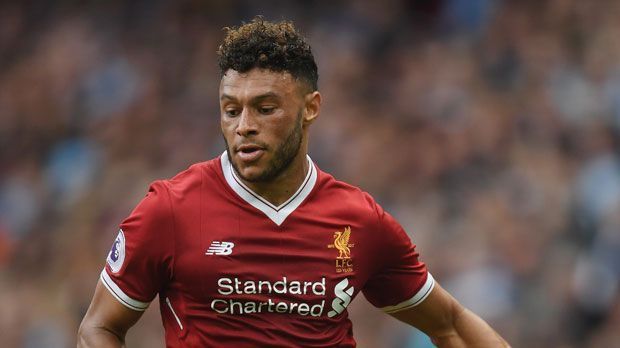 
                <strong>Platz 5: Alex Oxlade-Chamberlain (FC Liverpool)</strong><br>
                Marktwert-Steigung: Um 31,7 Millionen EuroDer Mittelfeldspieler mit jamaikanischen Wurzeln wechselte im Sommer für 38 Millionen Euro vom FC Arsenal nach Liverpool. Sein Marktwert explodierte daraufhin um mehr als 50 Prozent. Zuletzt stieg er um 31,7 Millionen Euro: von 27 auf 58,7 Millionen Euro.
              