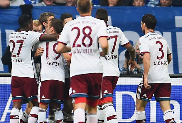 
                <strong>Xabi Alonso gegen Schalke: Das Debüt für Bayern</strong><br>
                In der 10. Minute macht Robert Lewandowski das 1:0 für den FC Bayern: Der Torjubel fällt noch etwas verhalten aus: 
              