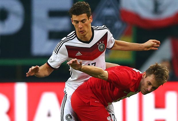 
                <strong>Leon Goretzka</strong><br>
                Der 19-jährige Schalker war nach seinem Klub-Kollegen Max Mayer (18) der zweitjüngste Profi, den Löw auf den Platz schickte. 
              
