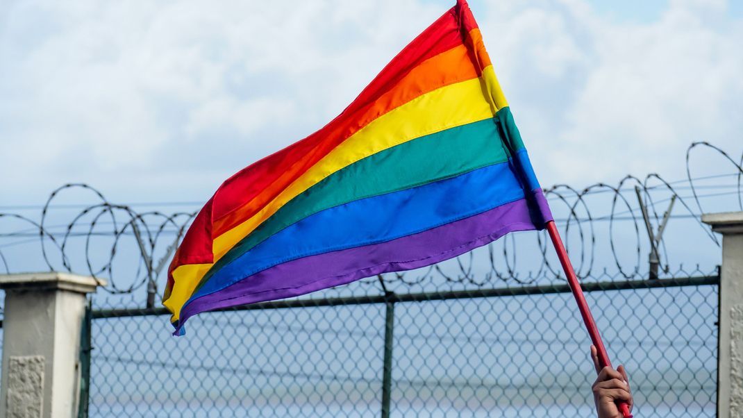 Eine transgeschlechtliche Gefangene im Strafvollzug hat in NRW einen Antrag zu einer geschlechtsangleichenden Operation gestellt.