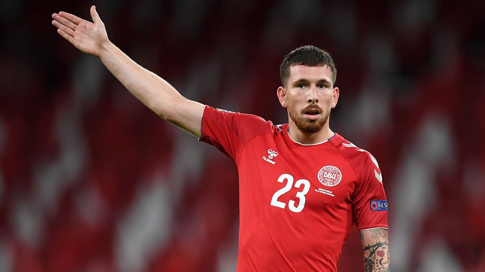 
                <strong>Pierre-Emile Hojbjerg (Dänemark)</strong><br>
                Ein weiterer Mittelfd-Akteur, der vergangene Saison in der Premier League jede Minute auf dem Feld stand? Pierre-Emile Hojbjerg. Der ehemalige Bayern-Spieler hat bei Tottenham Hotspur den Sprung zum Star geschafft. "Er ist ein phänomenaler Spieler", lobte der ehemalige Spurs-Trainer Jose Mourinho. Der Achter mit der Pferdelunge dürfte für Dänemark der Dreh- und Angelpunkt im Mittelfeld werden. 
              