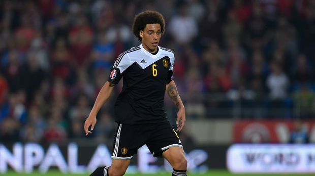 
                <strong>Axel Witsel</strong><br>
                Axel Witsel (Zenit St. Petersburg) - Der 26 Jahre alte Axel Witsel trumpfte bei der WM groß auf und zeigte, warum Belgien zurecht als Geheimtipp gehandelt wurde. Aktuell kickt der Mittelfeldakteur noch in Russland und besitzt bei Zenit einen Vertrag bis 2017.
              